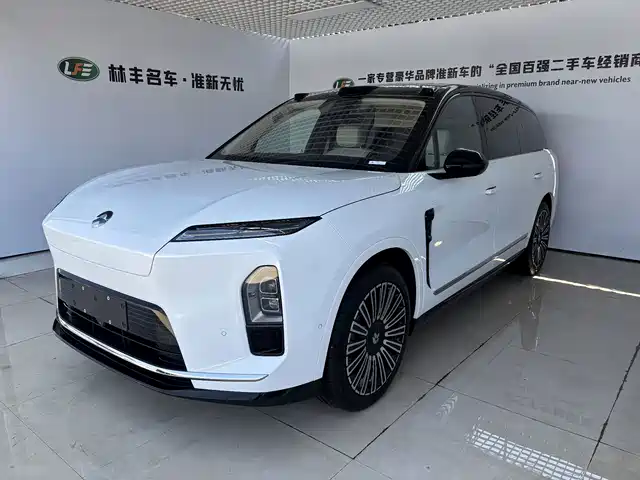 NIO ES8