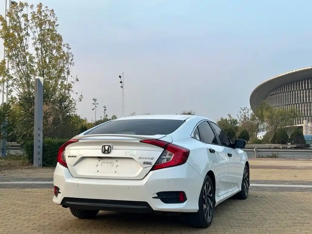 Honda Civic — миниатюра 4