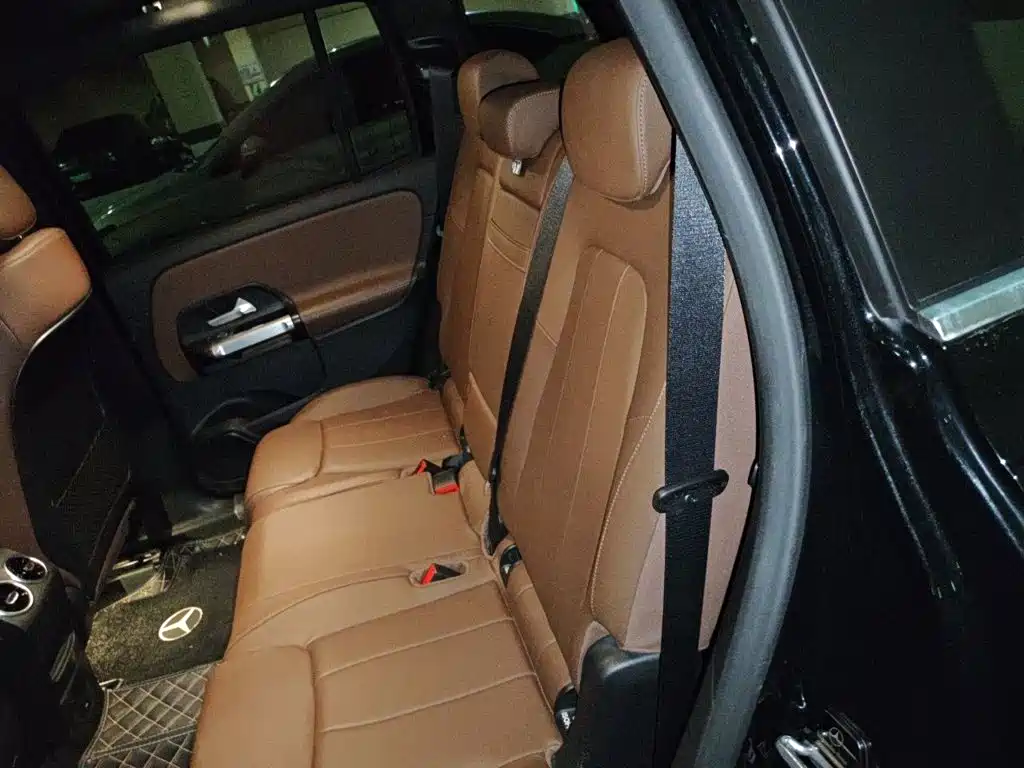 Mercedes-Benz GLB — миниатюра 18