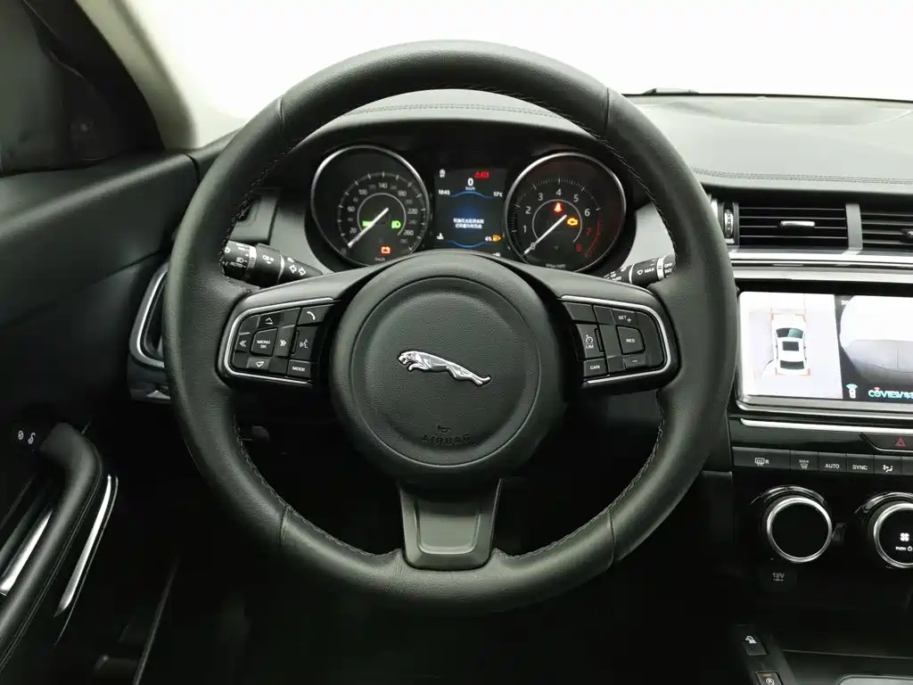 Jaguar E-PACE — миниатюра 11