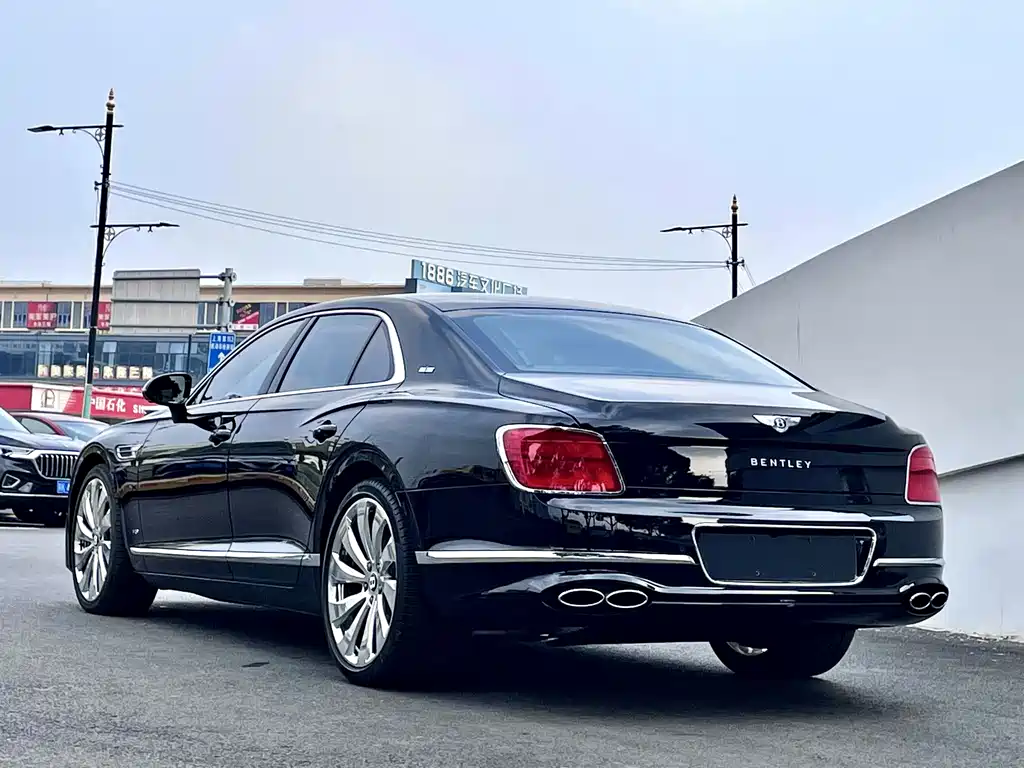 Bentley Flying Spur — миниатюра 7