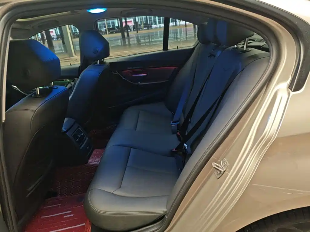 BMW 3 Series — миниатюра 17