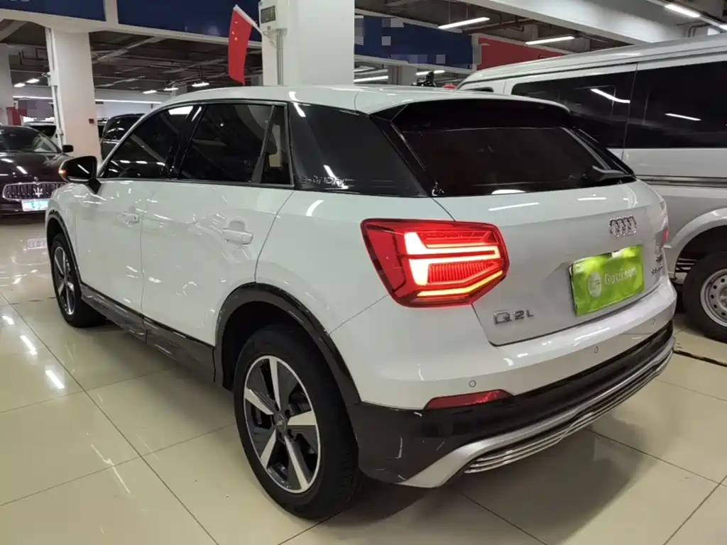 Audi Q2L e-tron — миниатюра 5