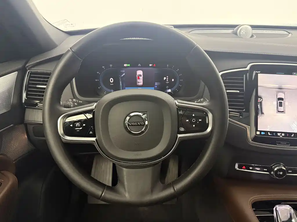 Volvo XC90 2024 B6 Luxury 7 мест