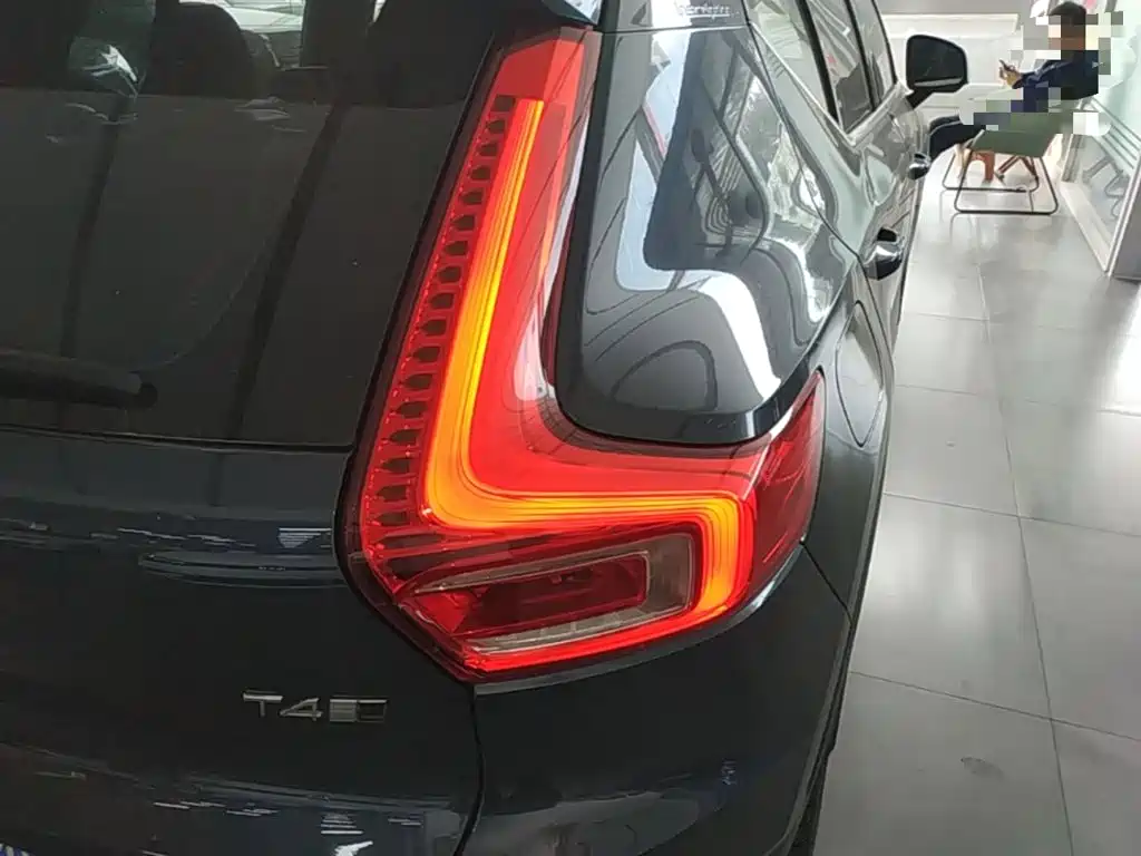 Volvo XC40 — миниатюра 8