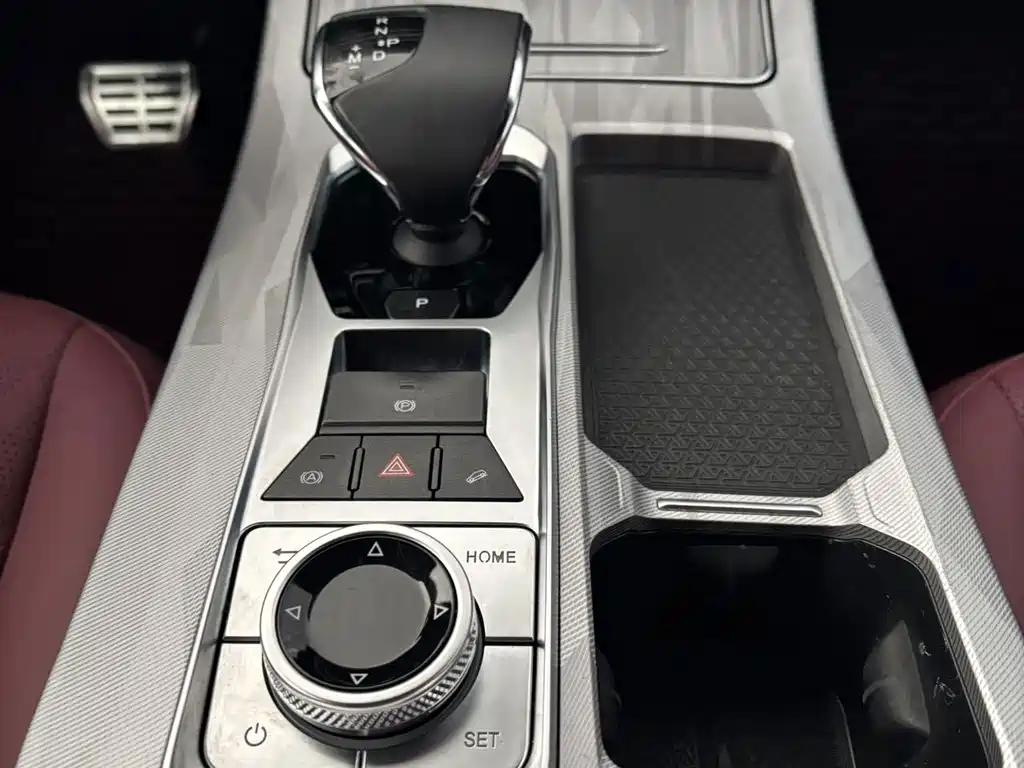 Jetour X70 PLUS 2023 — фото 12