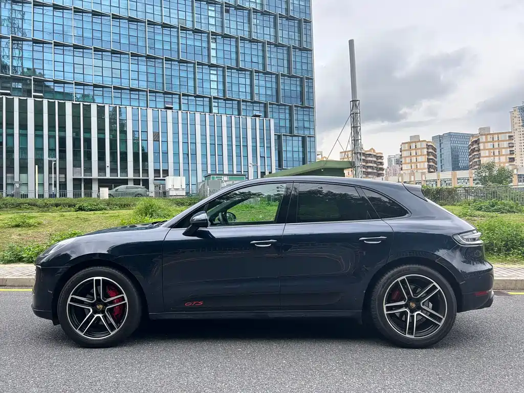 Porsche Macan — миниатюра 9