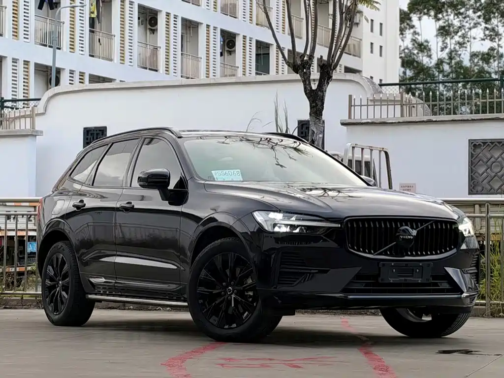 Volvo XC60 2022 — фото 3