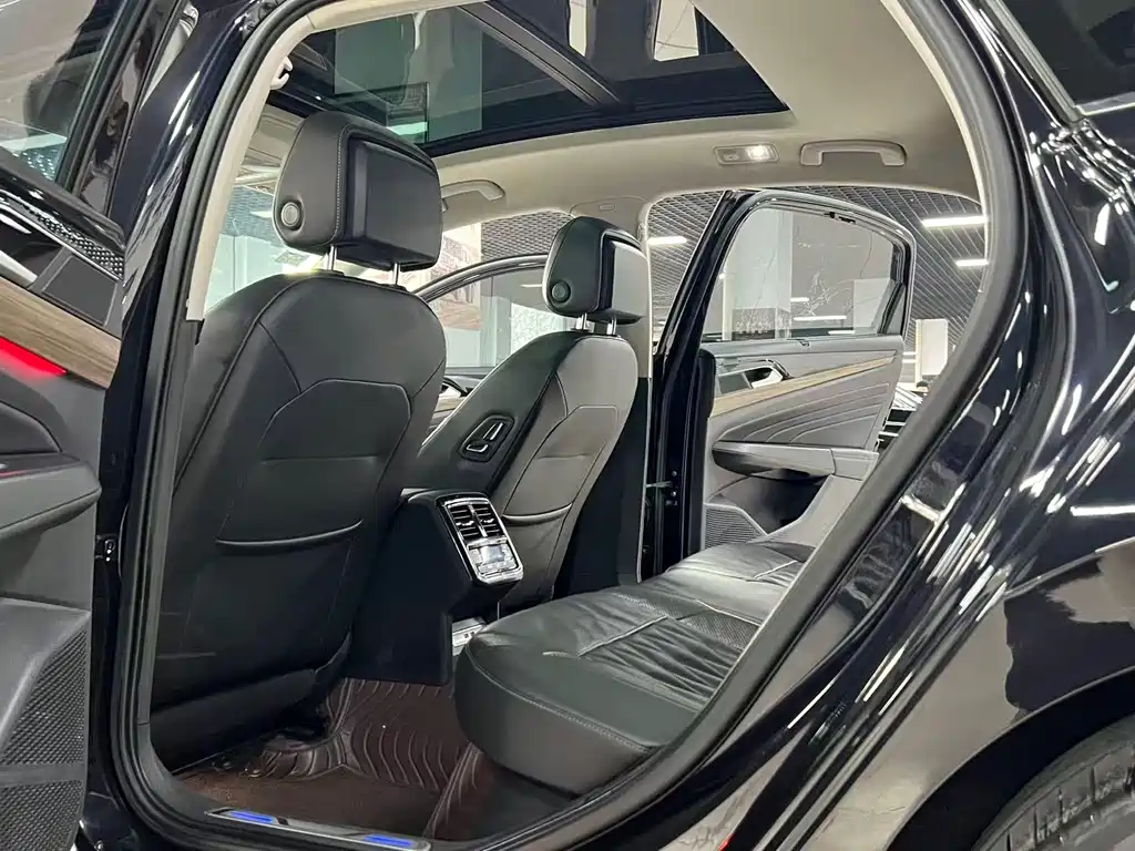 VOLKSWAGEN PASSAT NEW ENERGY