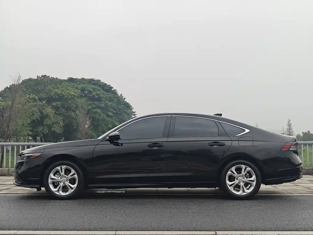 Honda Accord — миниатюра 5