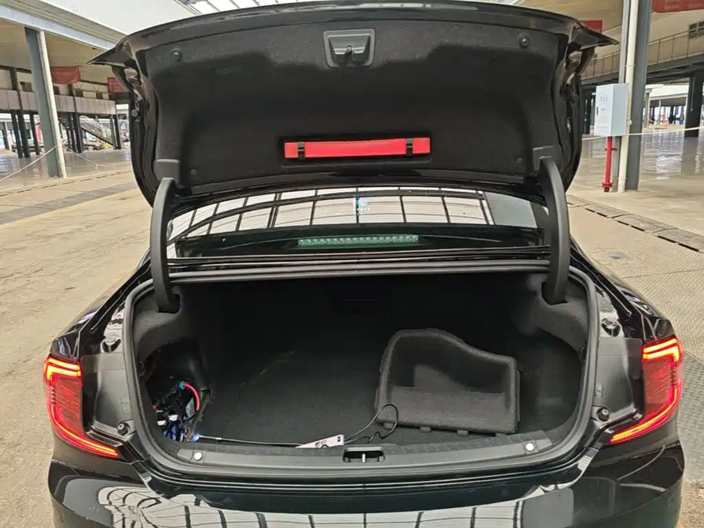 Volvo S90 — миниатюра 19
