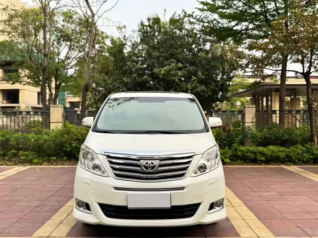 Toyota Alphard 2012