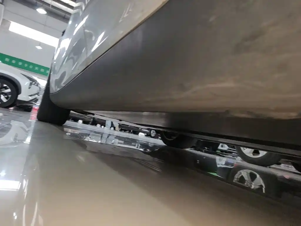Tesla Model Y — миниатюра 22