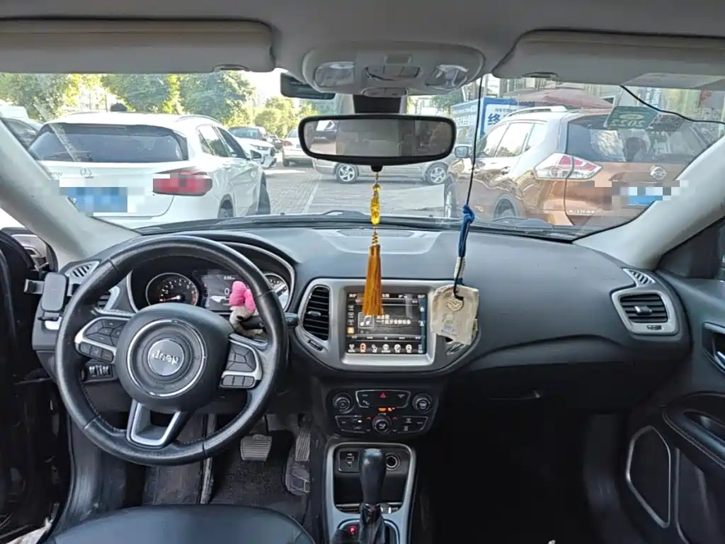 Jeep Compass — миниатюра 10