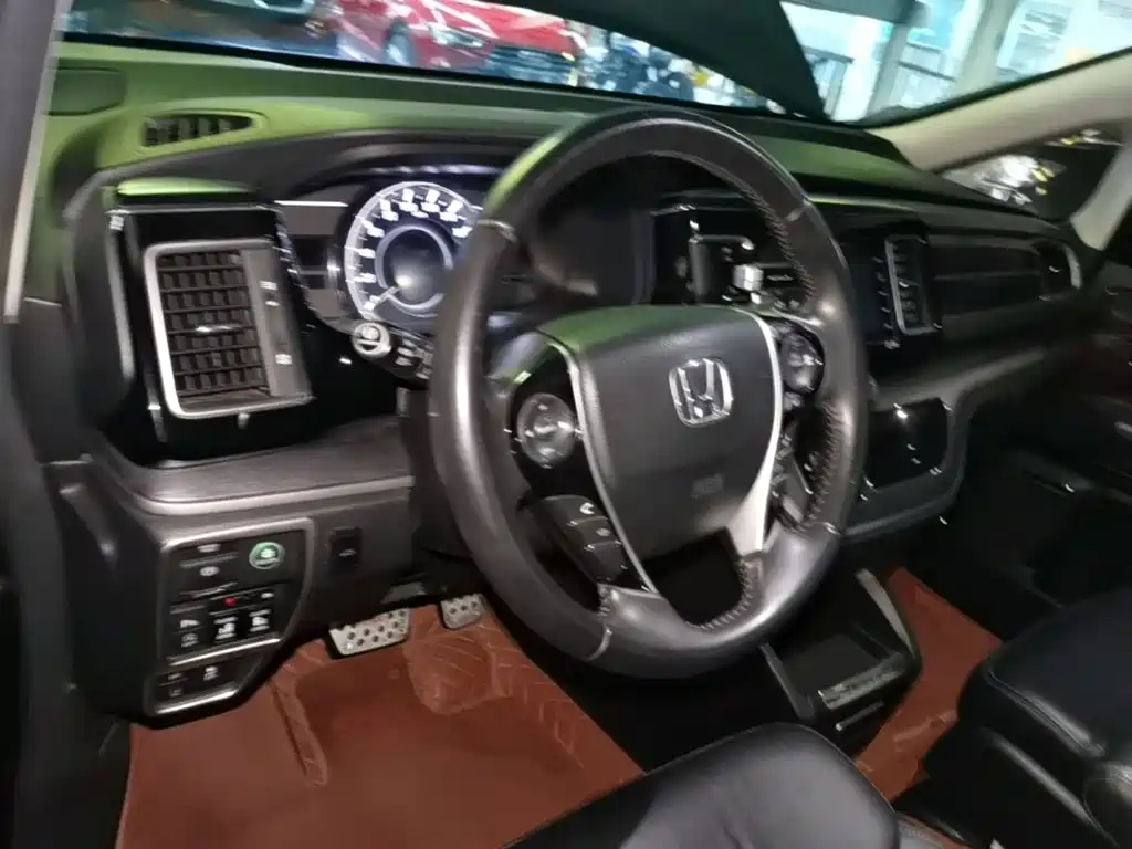 Honda Elysion — миниатюра 10