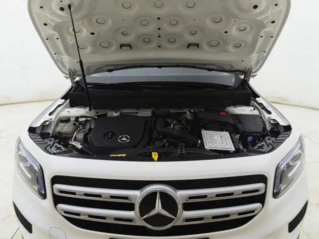Mercedes-Benz GLB — миниатюра 17