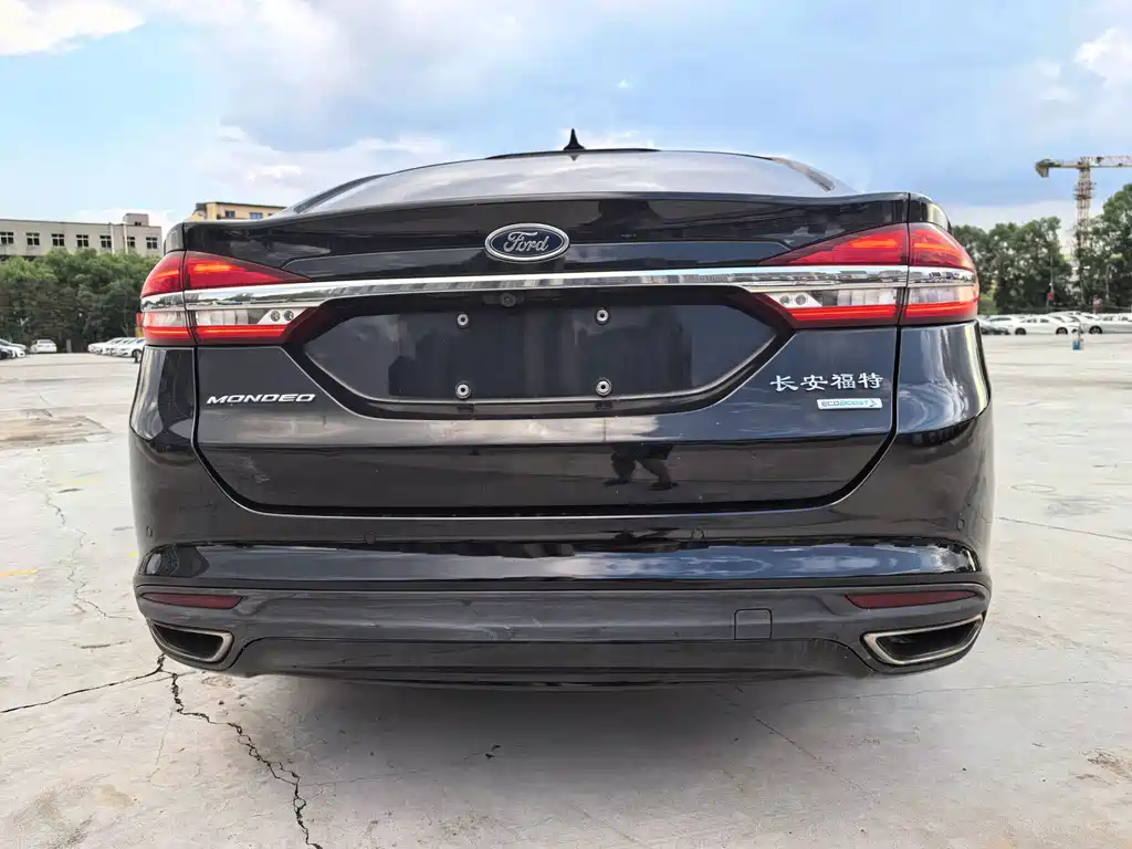 Ford Mondeo — миниатюра 6