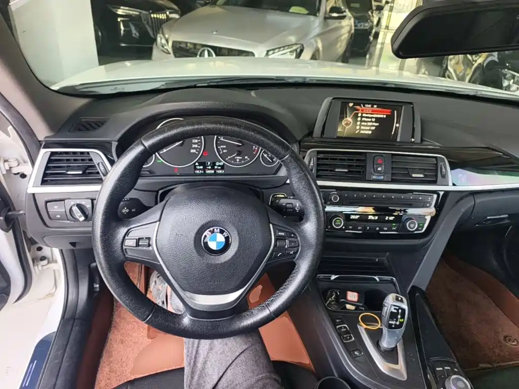 BMW 3 Series — миниатюра 10
