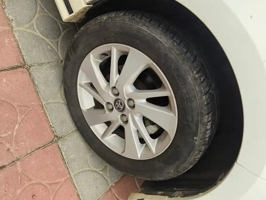 Toyota Yaris L — миниатюра 5