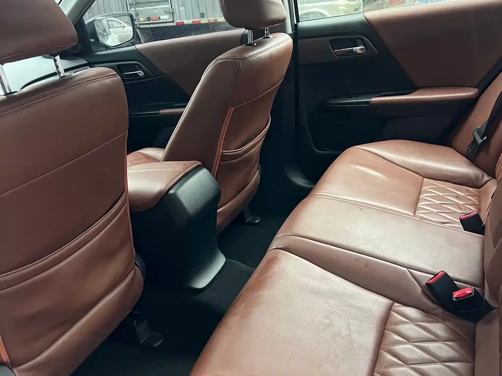 Honda Accord — миниатюра 8