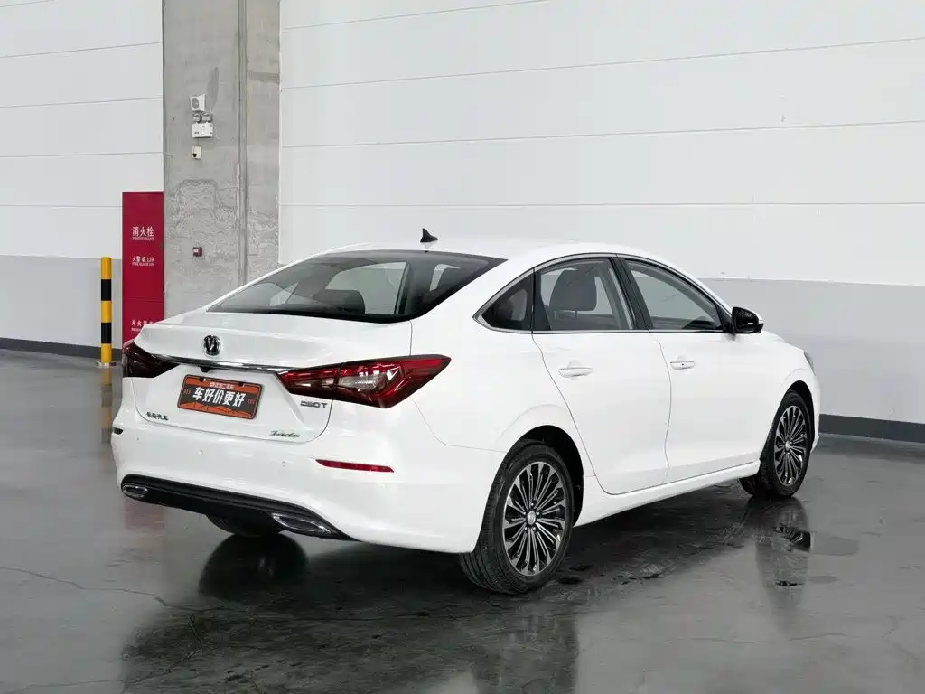 Changan Eado — миниатюра 2