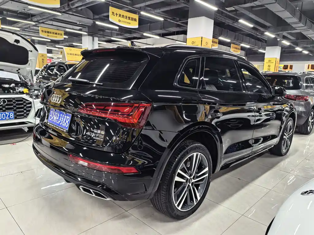 Audi Q5L 2023 — фото 15
