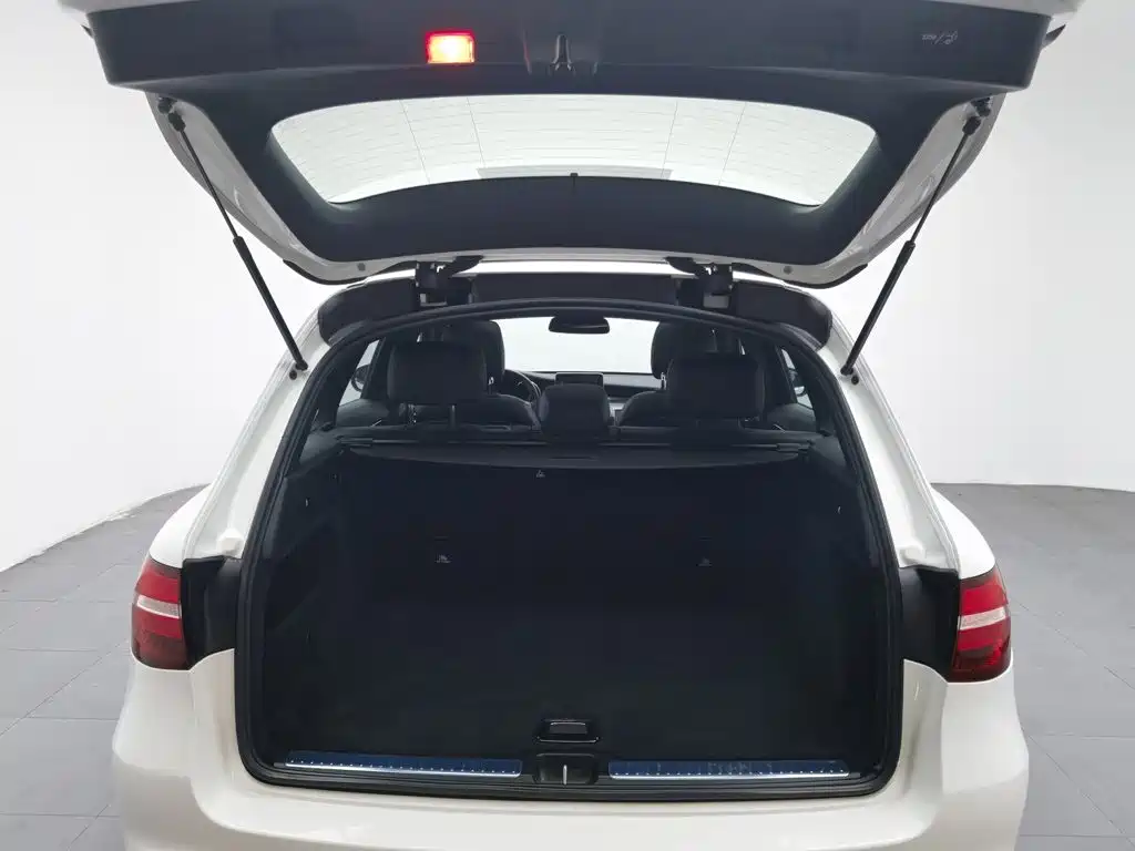 Mercedes-Benz GLC — миниатюра 16