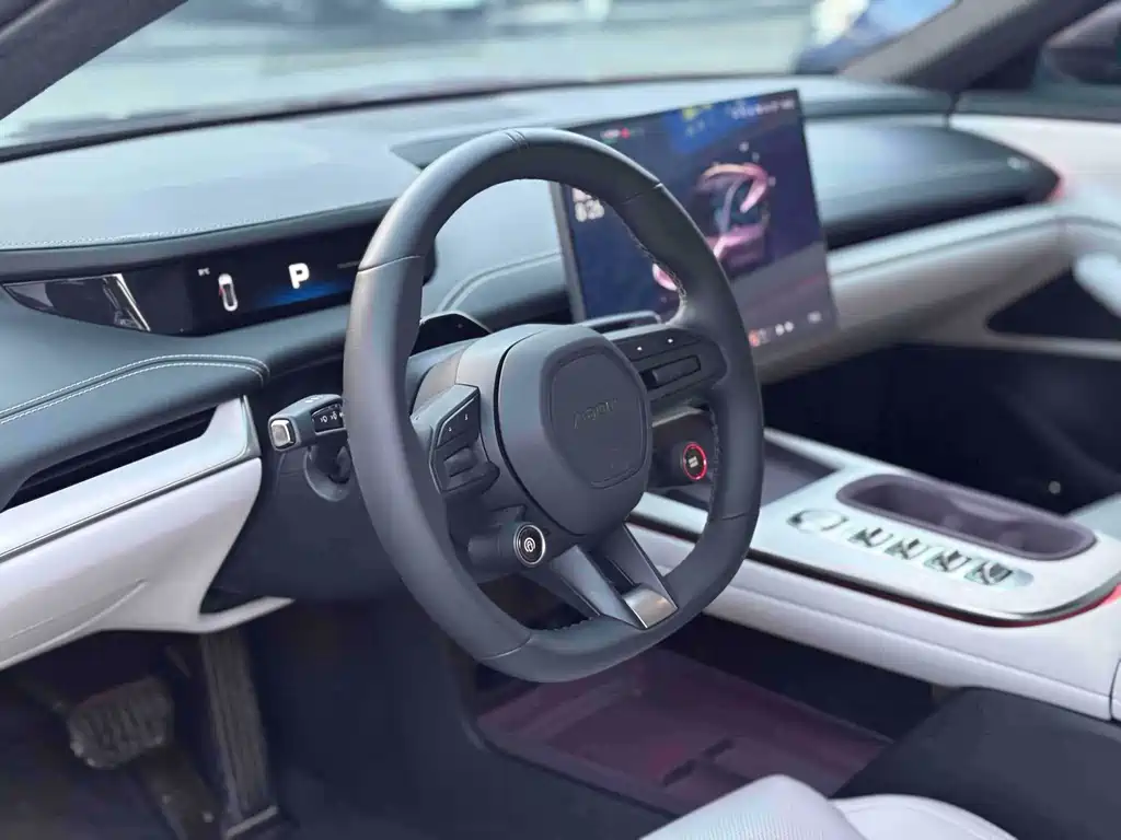 Xiaomi SU7 — миниатюра 9