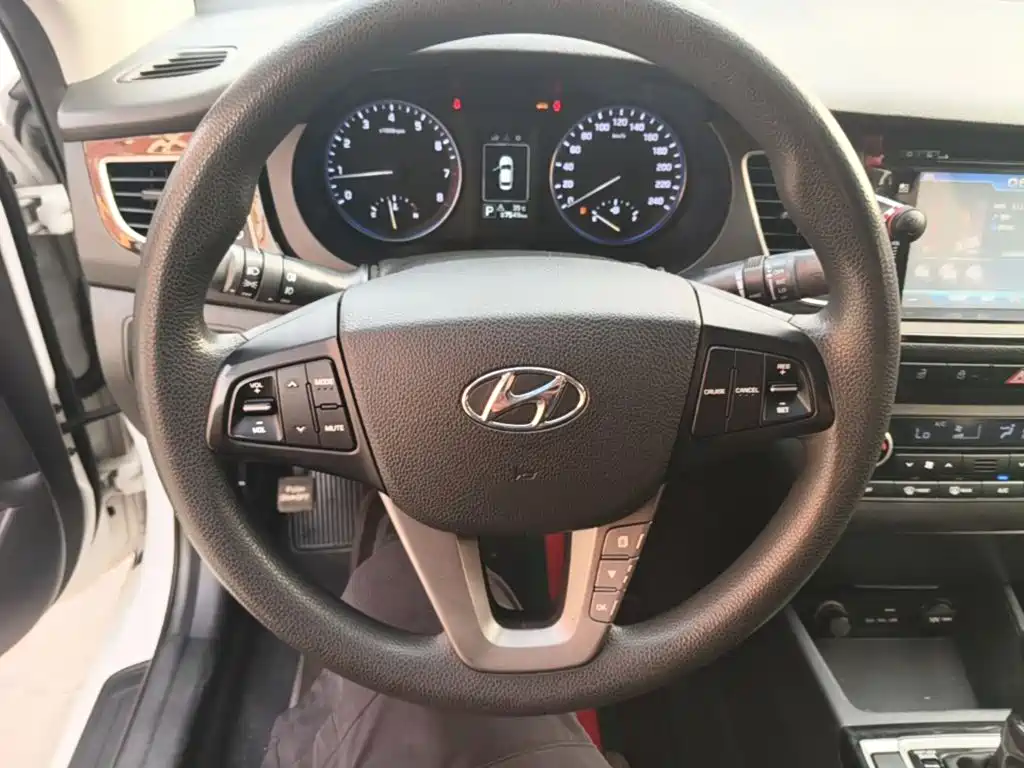 Hyundai Mistra — миниатюра 11