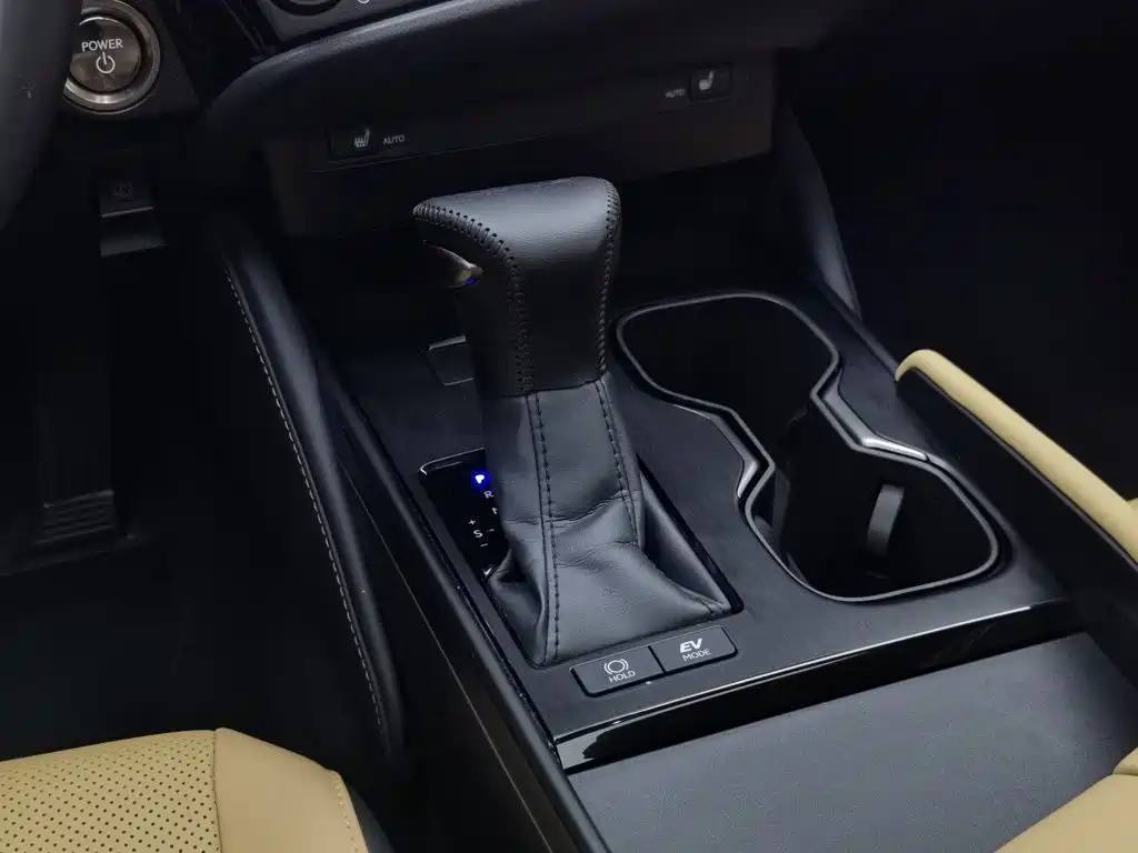 Lexus ES — миниатюра 13