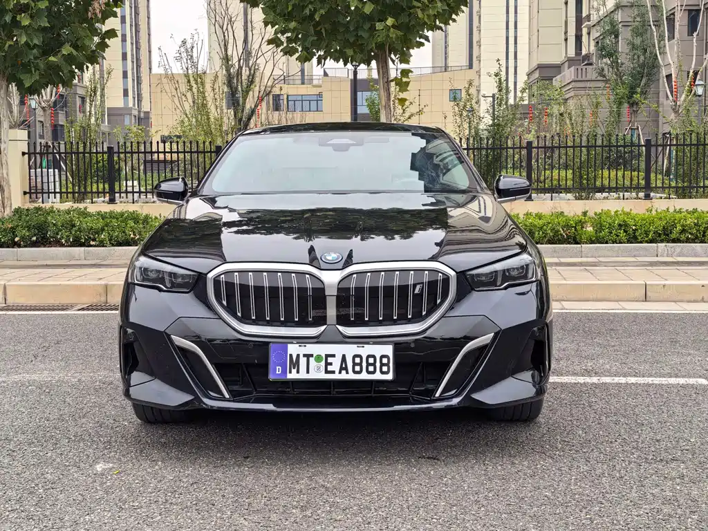 BMW i5 — миниатюра 2