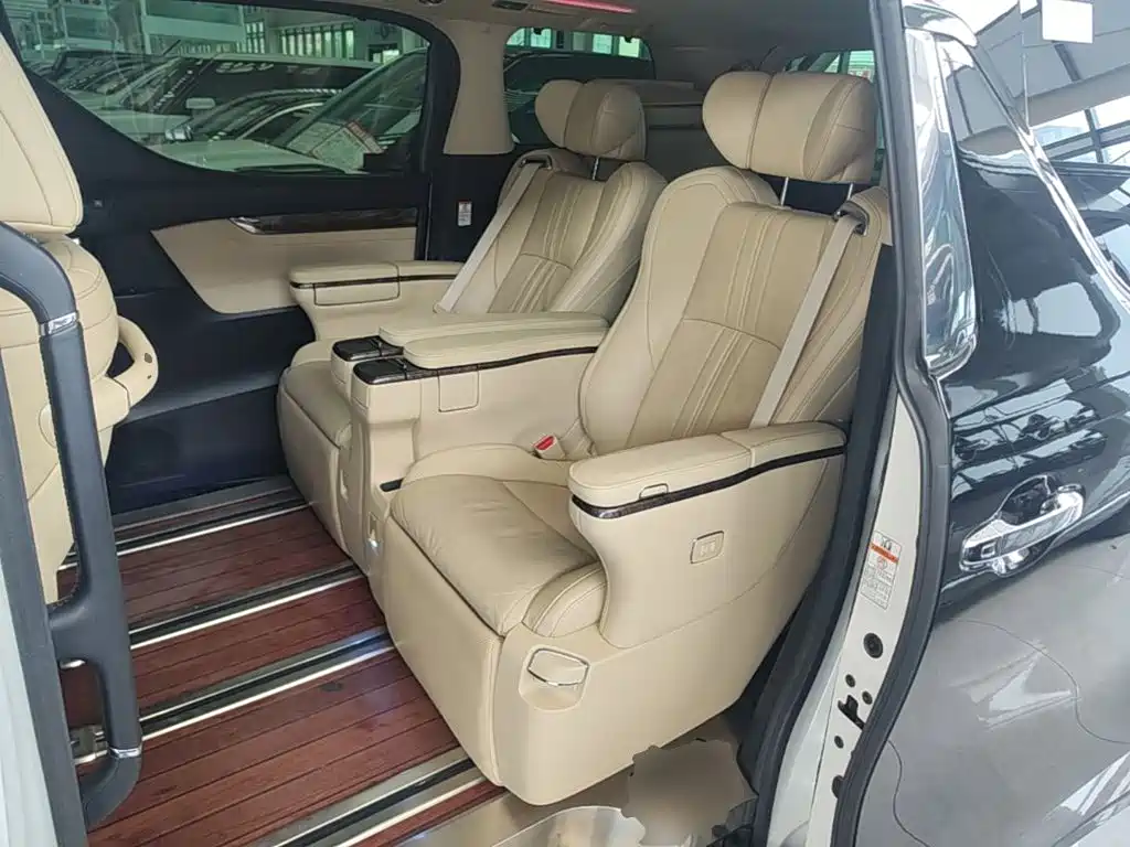Toyota Vellfire — миниатюра 15