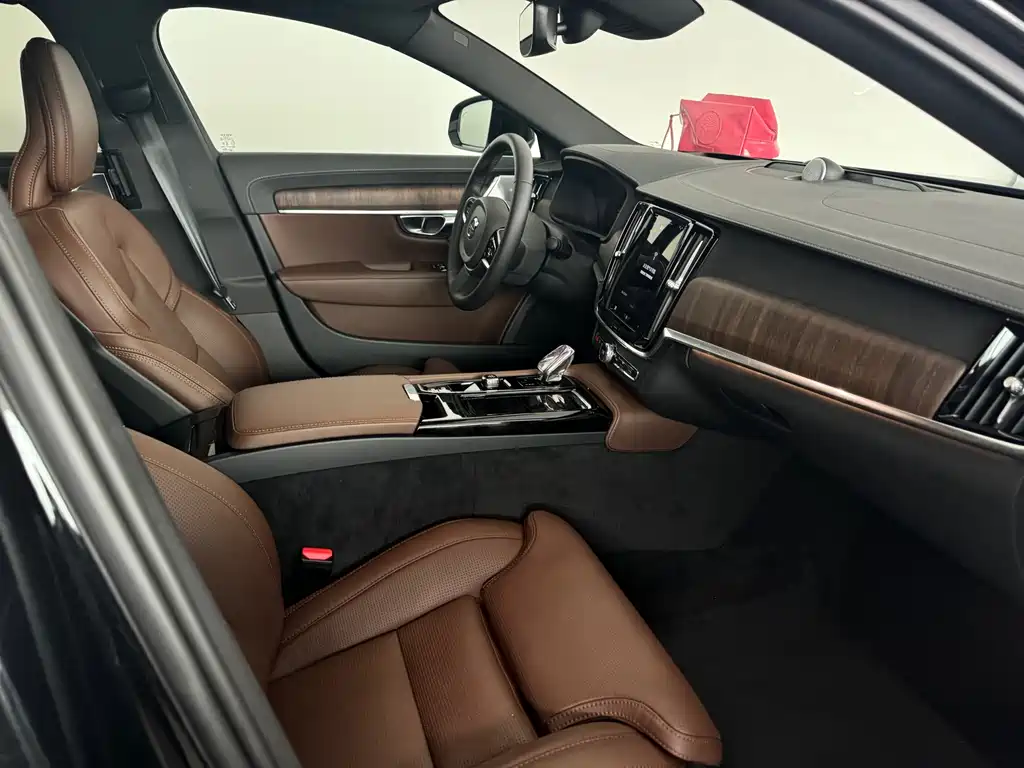 VOLVO S90 PLUG IN HYBRID