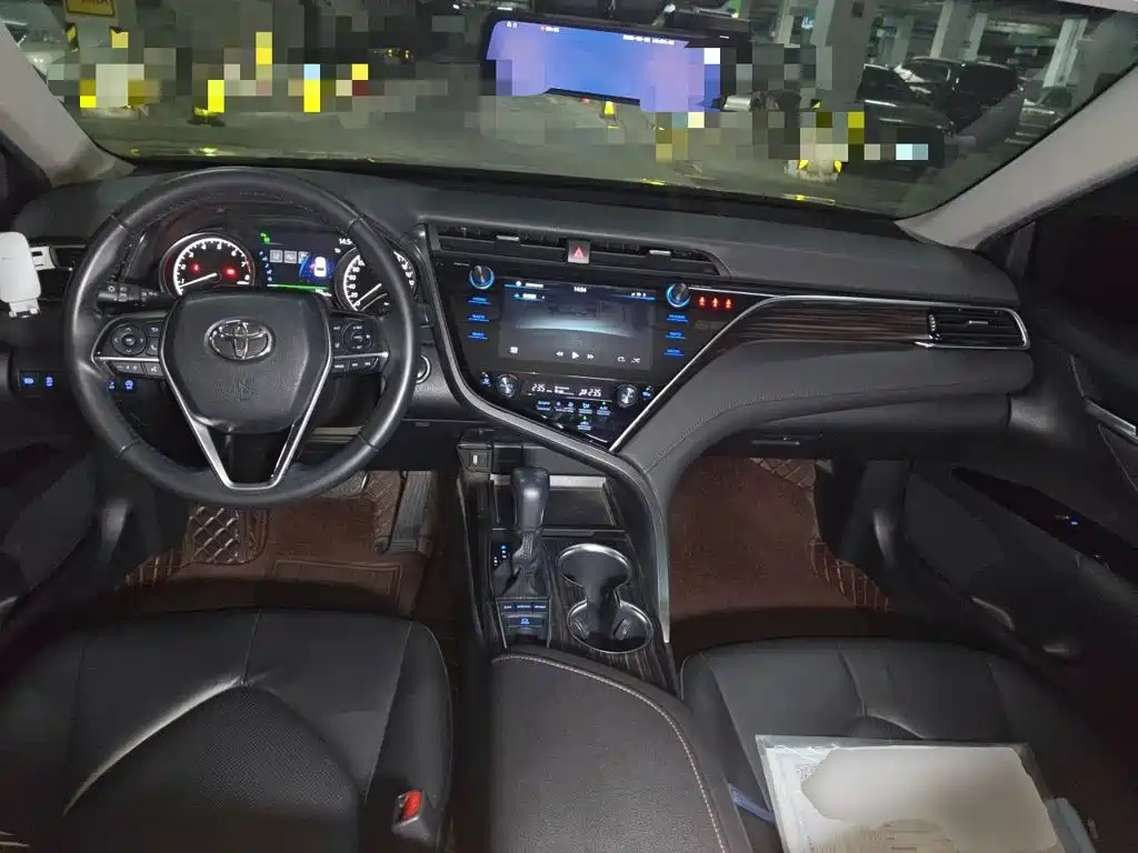 Toyota Camry — миниатюра 5