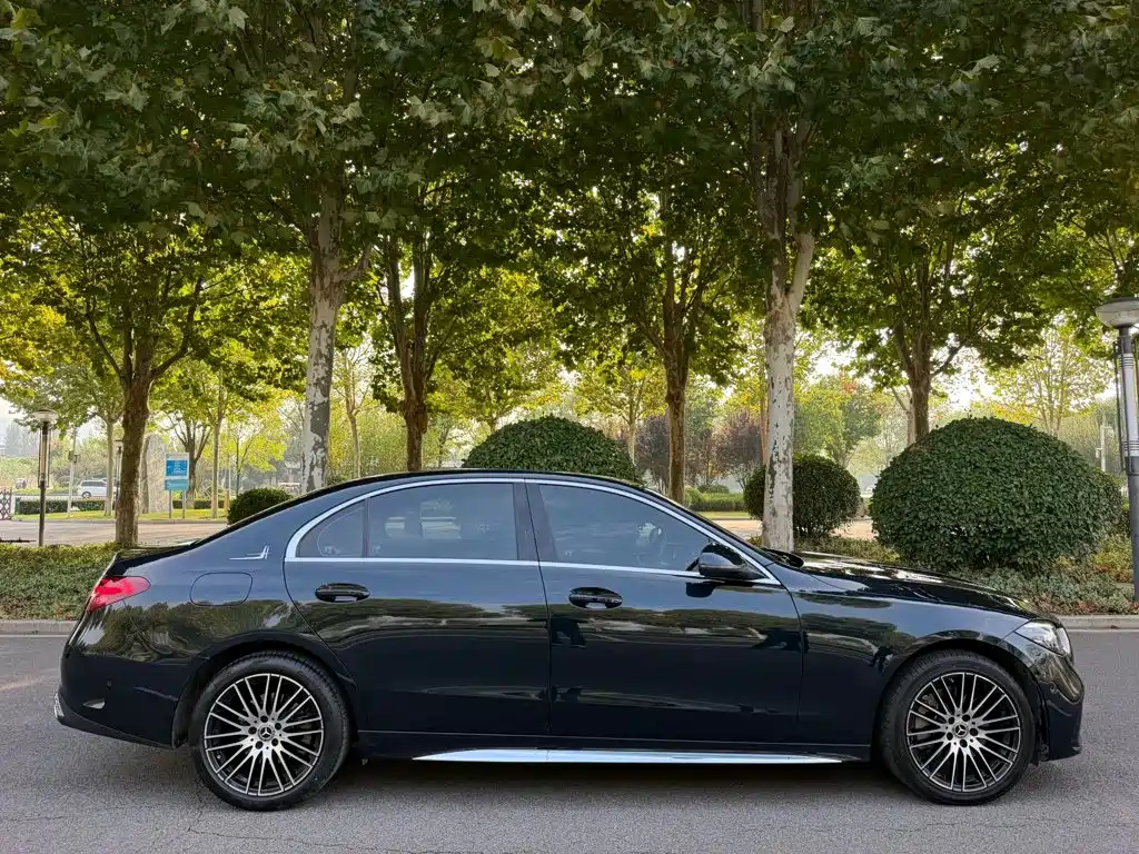 Mercedes-Benz C-Class 2023 — фото 4