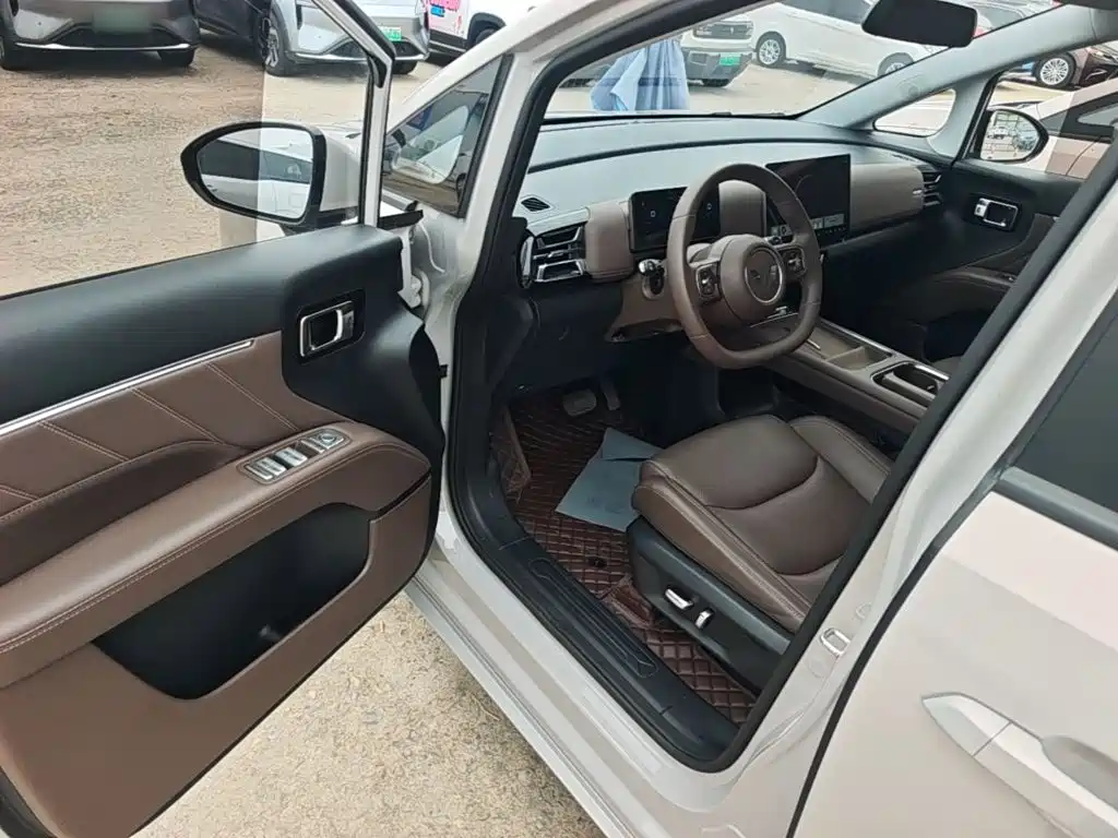 Wuling Xingguang 730 New Energy — миниатюра 16