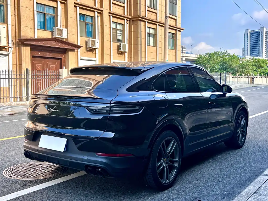 Porsche Cayenne — миниатюра 6