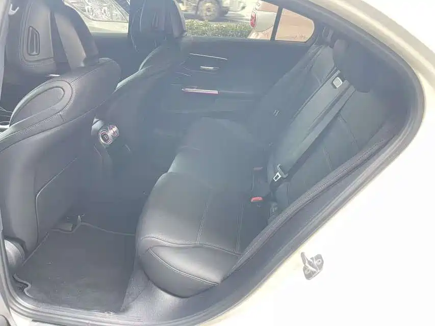 Mercedes-Benz C-Class — миниатюра 8
