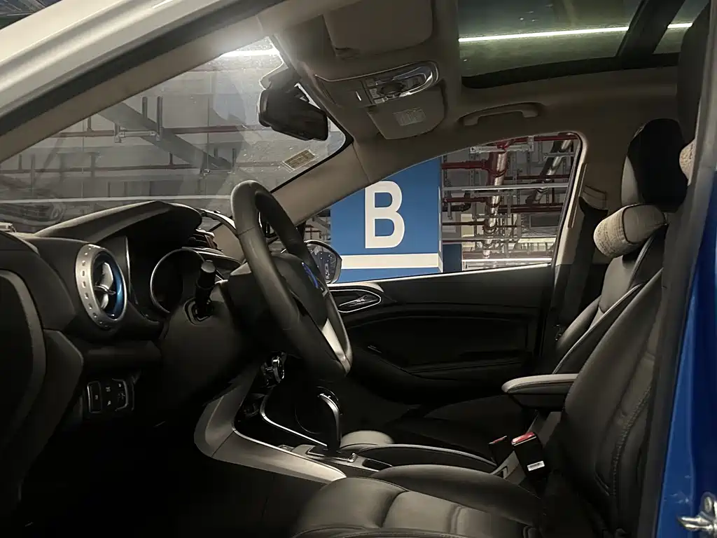 BYD Yuan EV — миниатюра 11