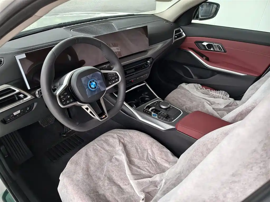BMW i3 2026 eDrive 40 L