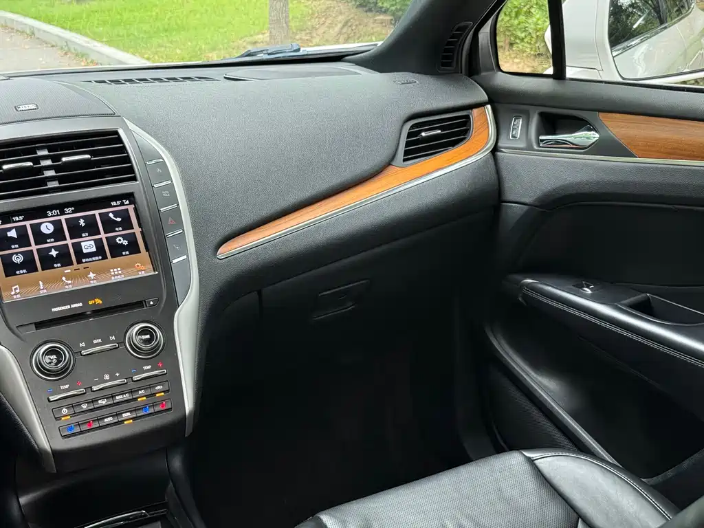 Lincoln MKC 2.0T 4WD Premium Shine Edition, фото 22