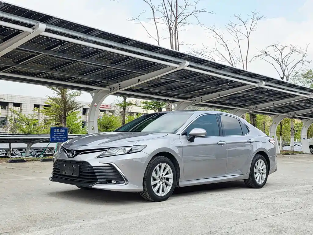 Toyota Camry — миниатюра 2