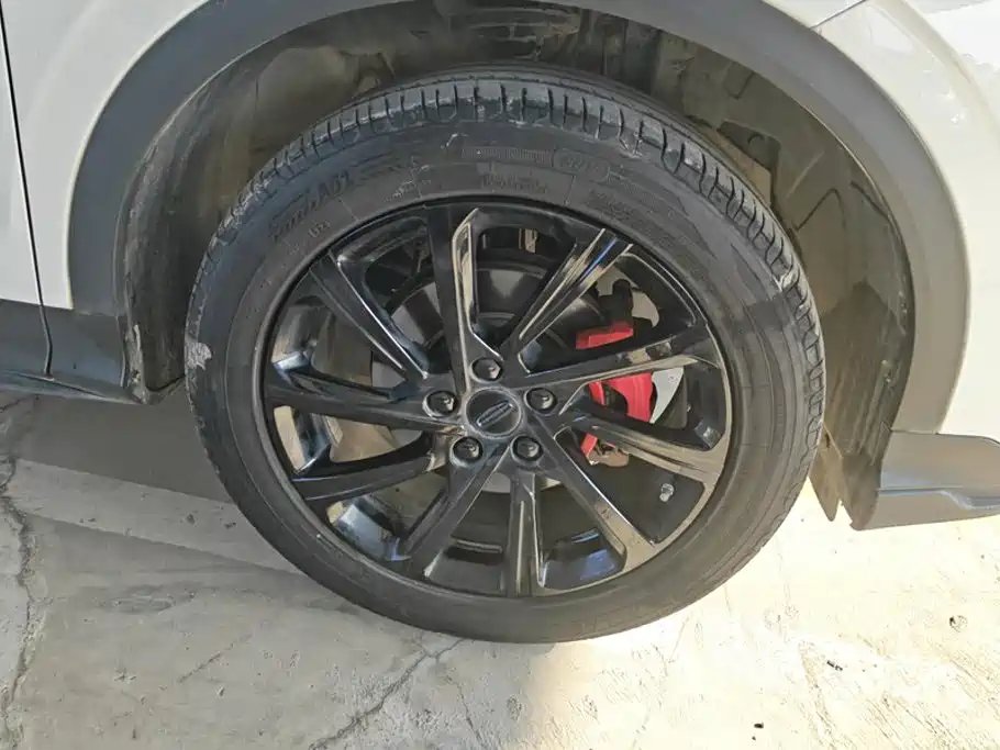 Geely Binyue — миниатюра 6