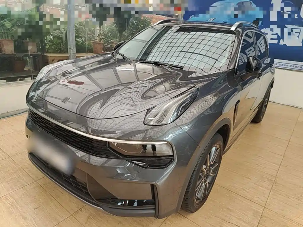 Lynk & Co 01