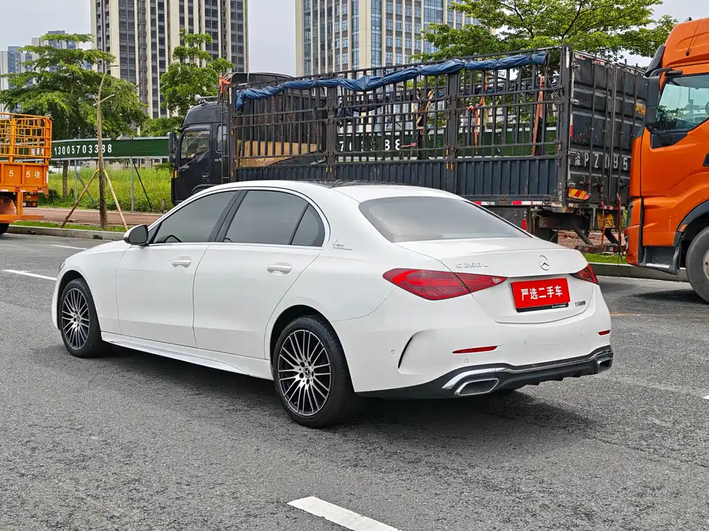 Mercedes-Benz C-Class — миниатюра 10