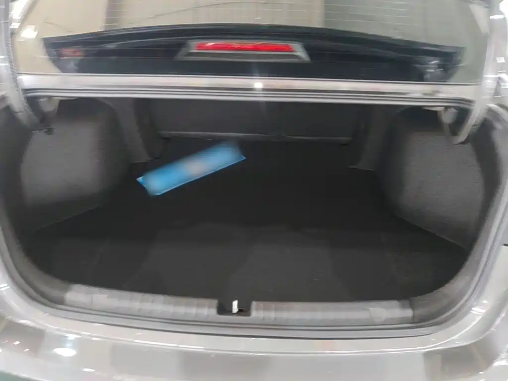 Geely Emgrand — миниатюра 19