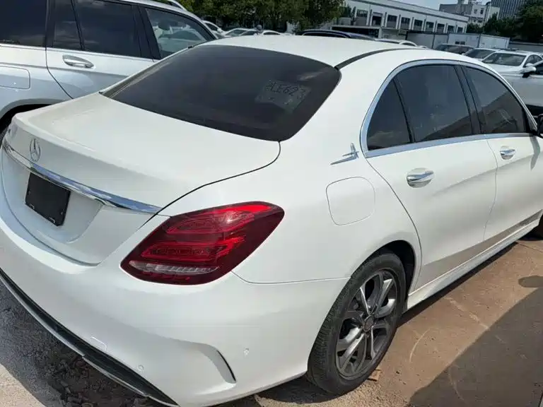 Mercedes-Benz C-Class — миниатюра 6