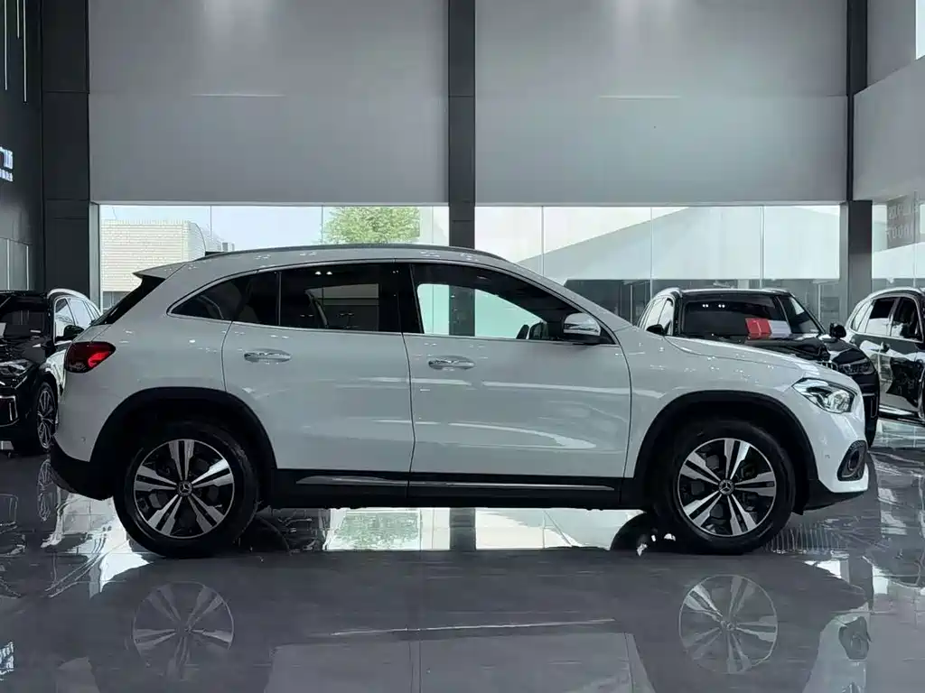 Mercedes-Benz GLA — миниатюра 8