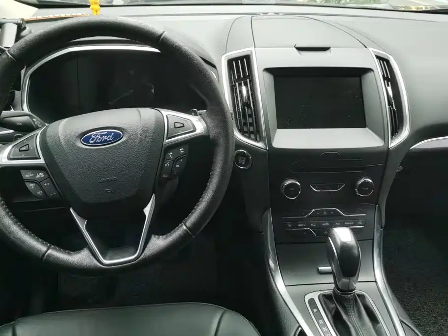 Ford Edge — миниатюра 12