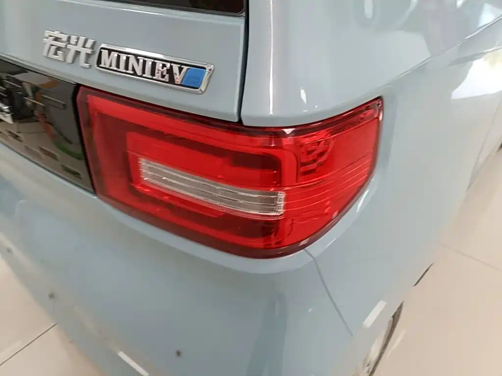 Wuling MINIEV — миниатюра 8
